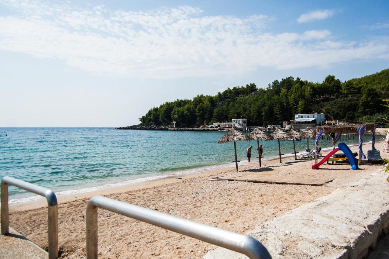 Thalassea Himare Bagian luar foto